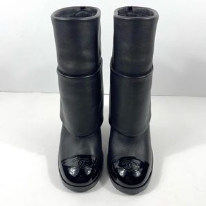 CHANEL 2015 Cap Toe
Fold Over Leather Interlocking CC Logo Ankle
Boots Size 39.5